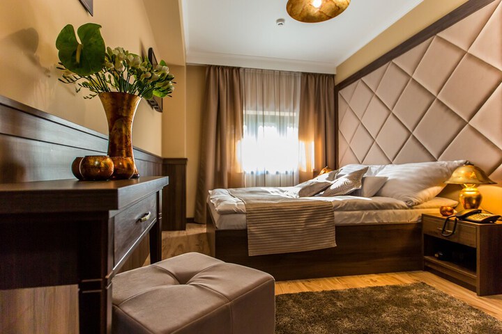 Room 10 of 47