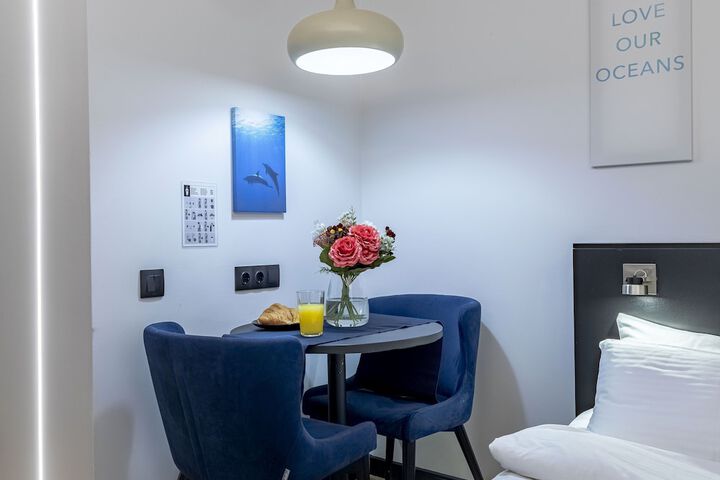 Room 7 of 51