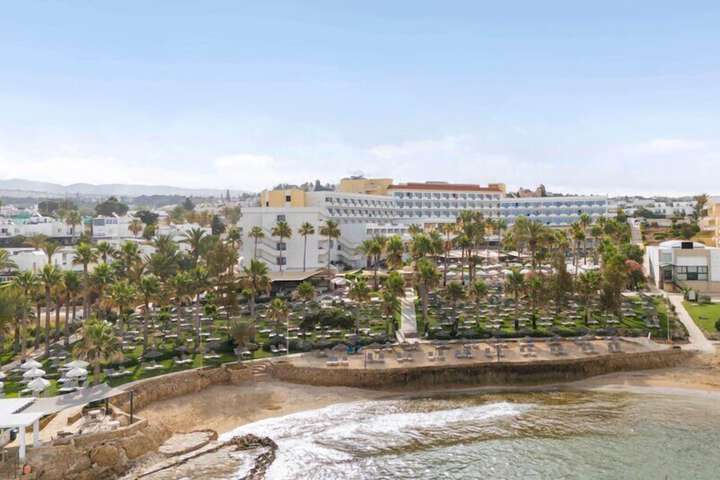 Hotel 142 of 143