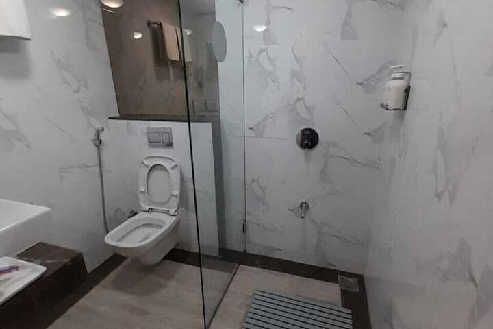 Room 15 of 22