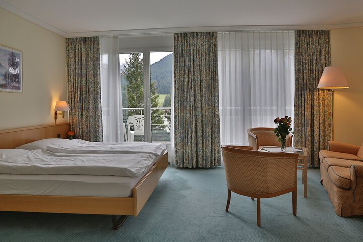Room 10 of 26