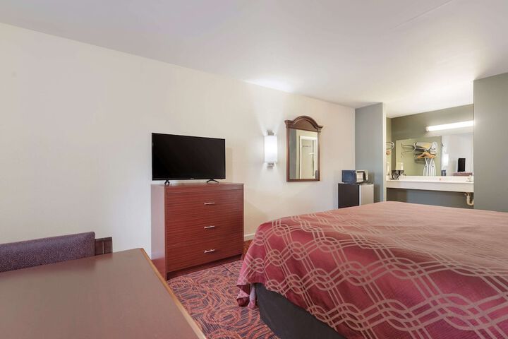 Room 16 of 33