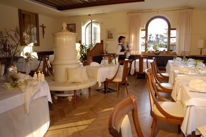 Dining 40 of 45