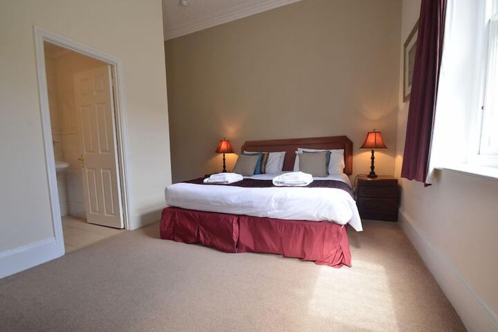 Room 3 of 20