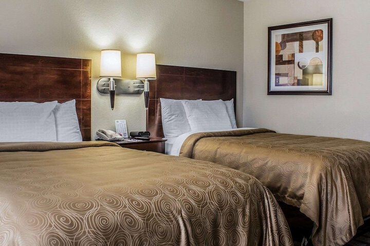 2 Queen Beds Efficiency (4 of 8)