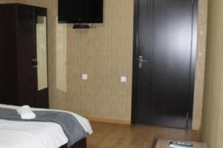 Room 16 of 32