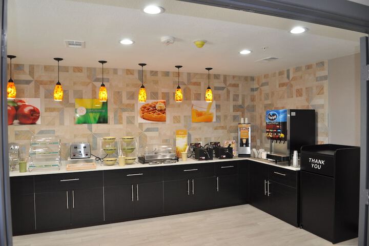 Breakfast area