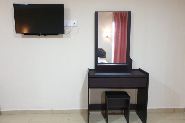 Room 8 of 27