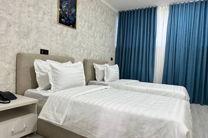 Room 8 of 23