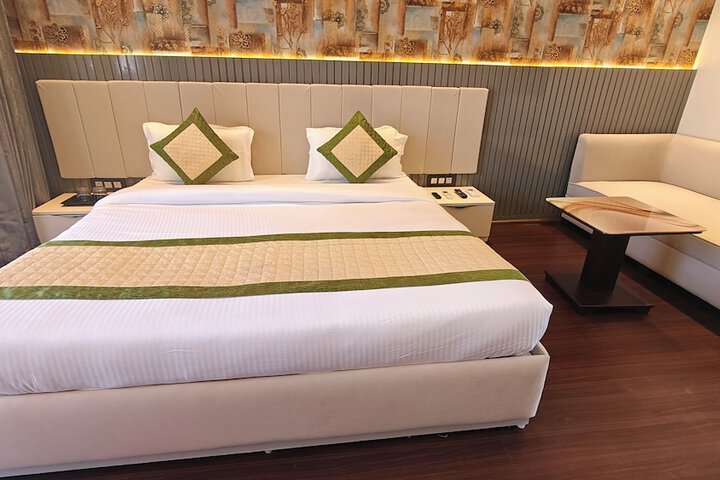 Room 34 of 54