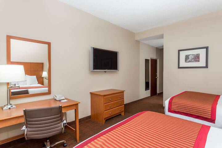 Double Accessible King Size Bed (4 of 4)