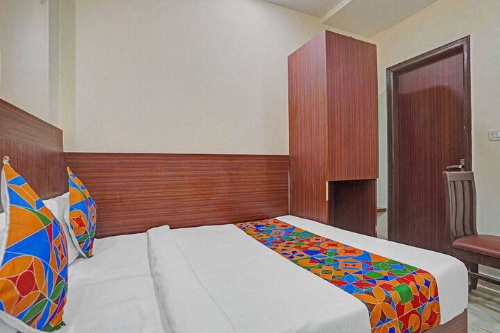 Room 18 of 27