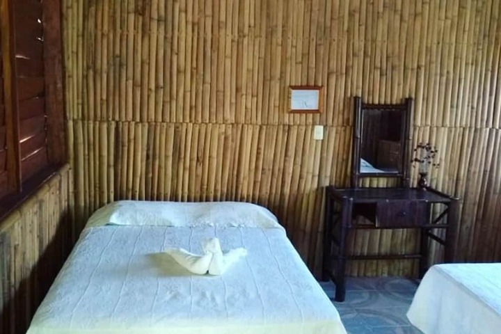 Room 3 of 43