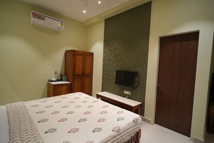 Room 49 of 89
