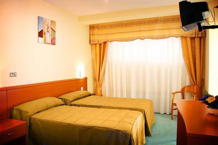 Room 4 of 15