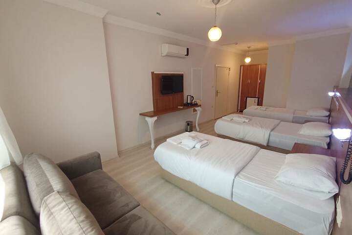 Room 5 of 20