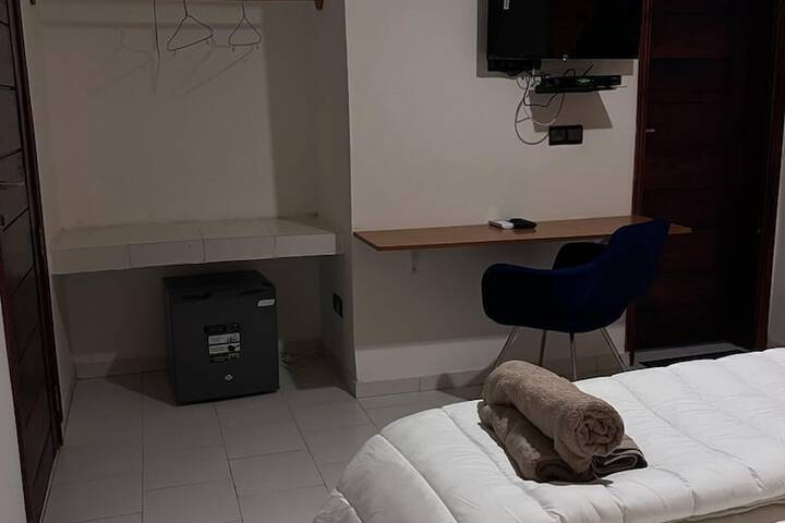 Room 4 of 20