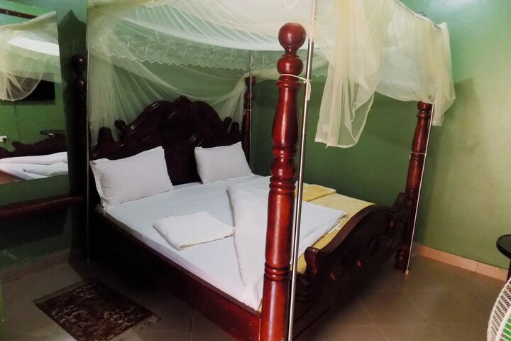 Room 8 of 46