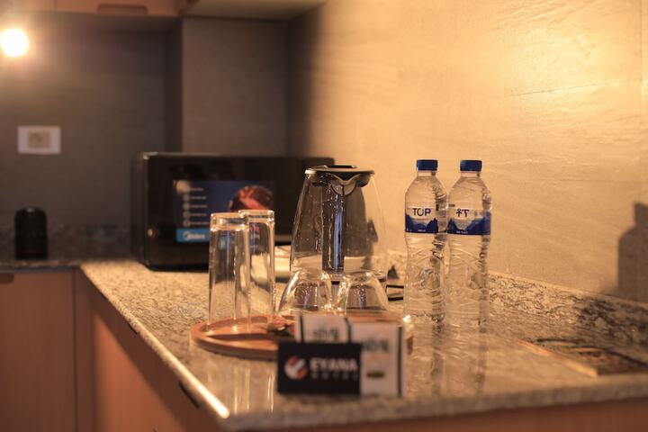 Room 8 of 30