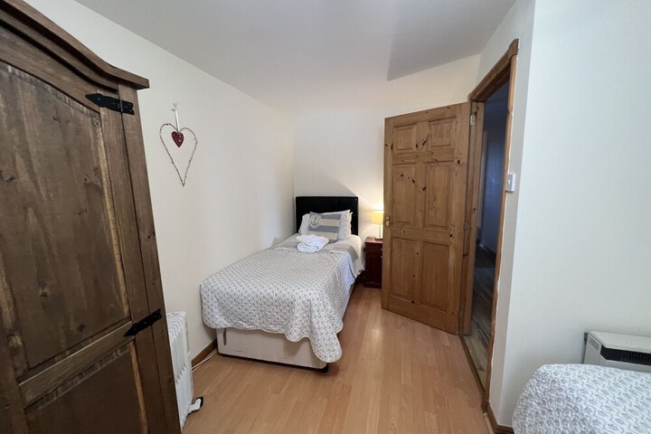 Room 7 of 30