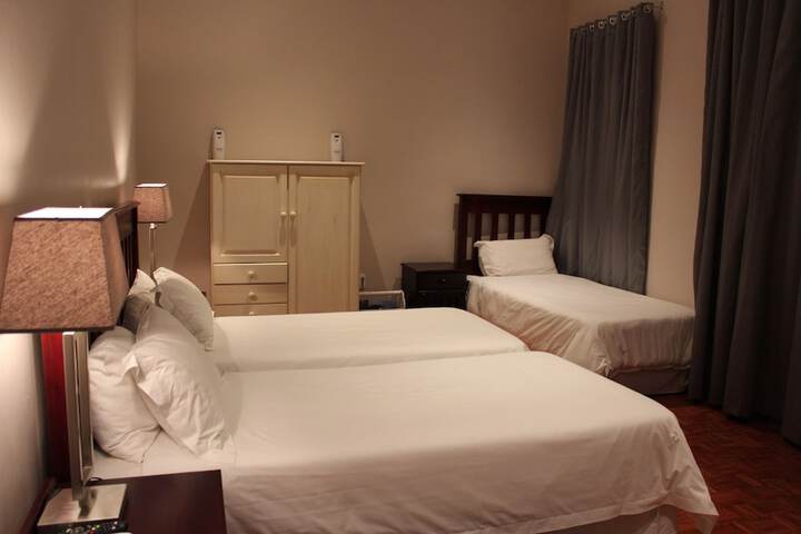 Room 10 of 85