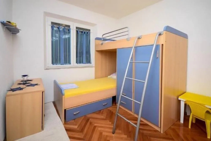 Room 3 of 12