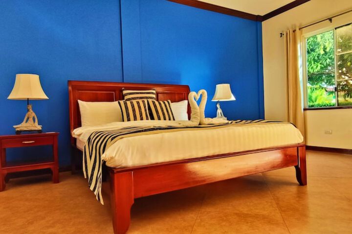 Room 13 of 80