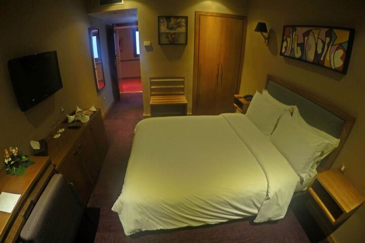 Room 7 of 78