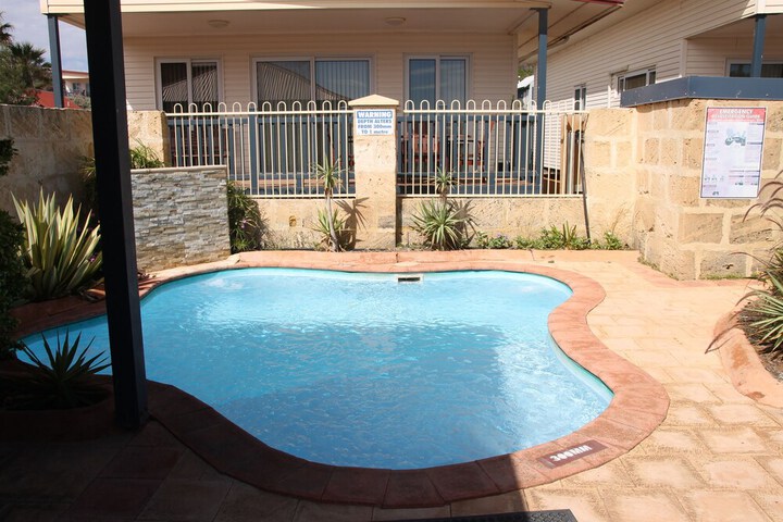 Pools & Facilities