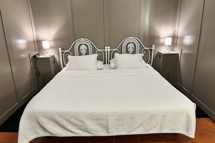 Room 2 of 72