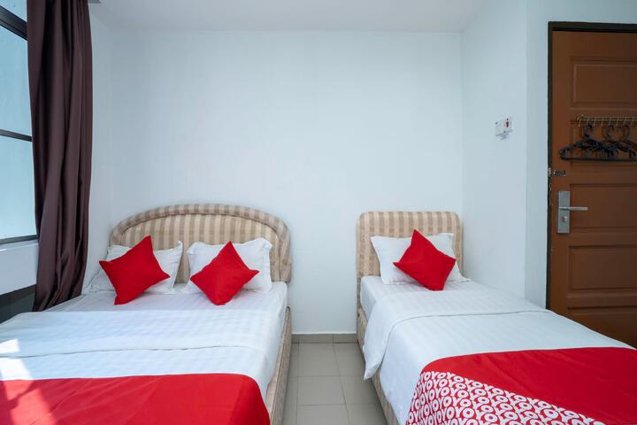 Room 6 of 34