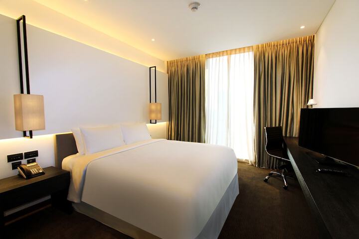 Room 5 of 122