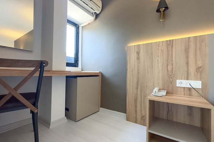 Room 14 of 35