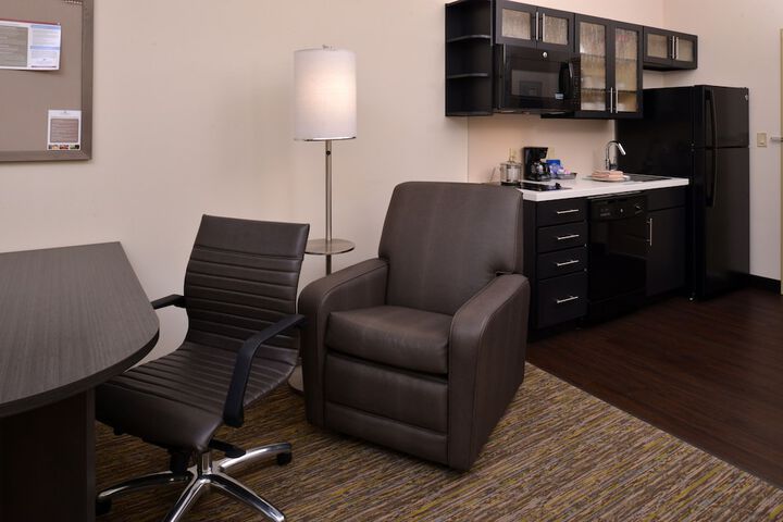 Room 4 of 40