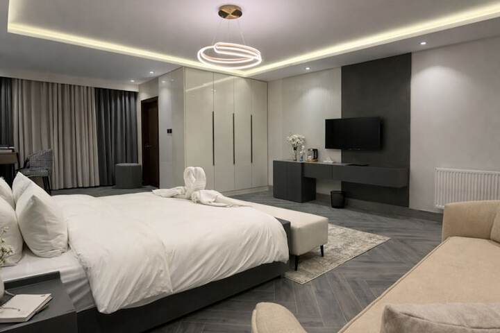 Room 16 of 41