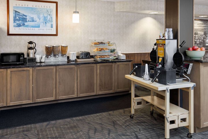 Breakfast/Coffee Service 42 of 50