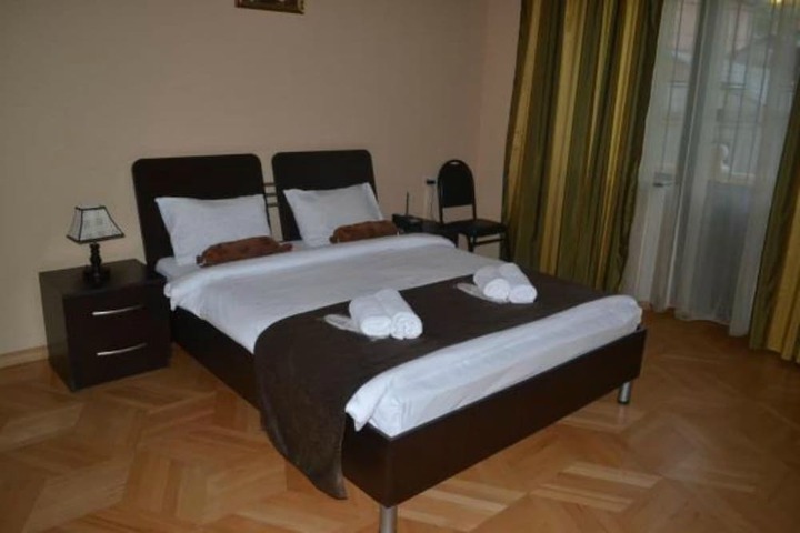 Room 3 of 35