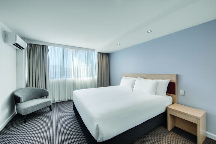 Room 3 of 27