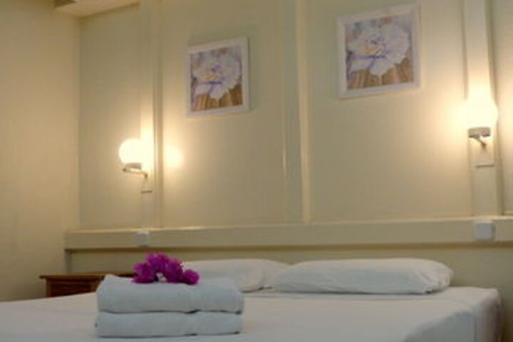 Room 5 of 19