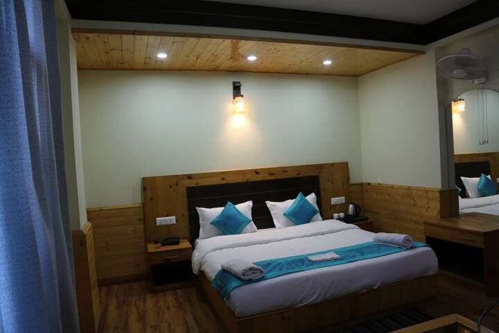 Room 15 of 25