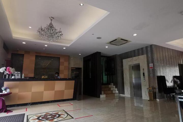 De Leon Hotel ll