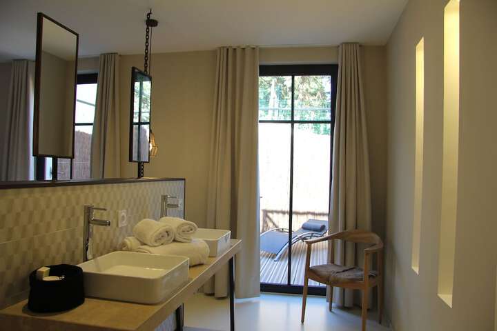 Room 53 of 101