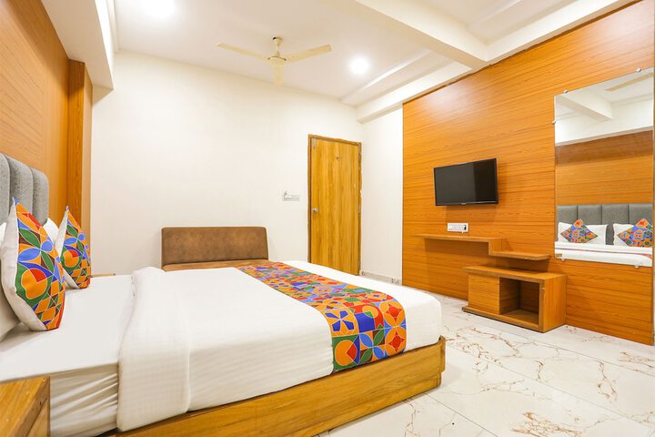 Room 14 of 34