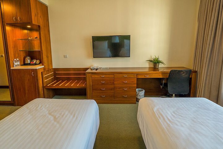 Room 21 of 64