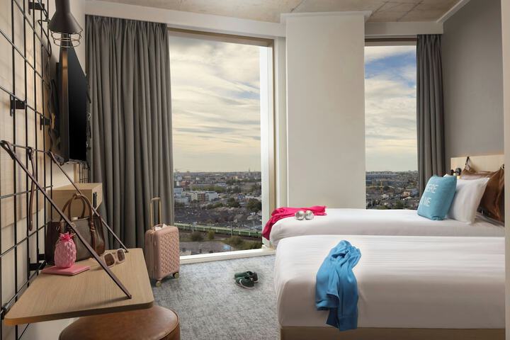 Room 18 of 44