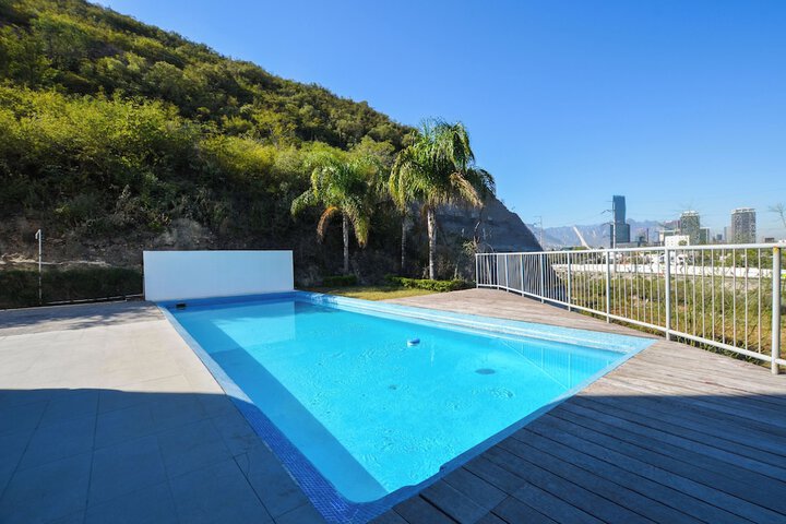 Pool 62 of 75