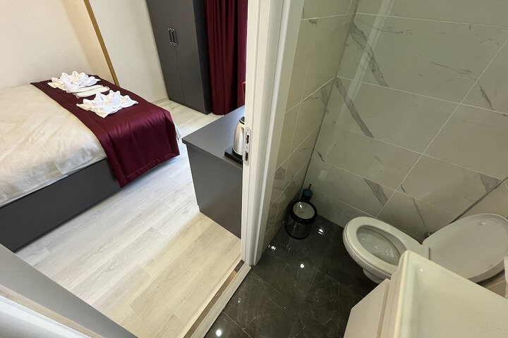 Room 80 of 108
