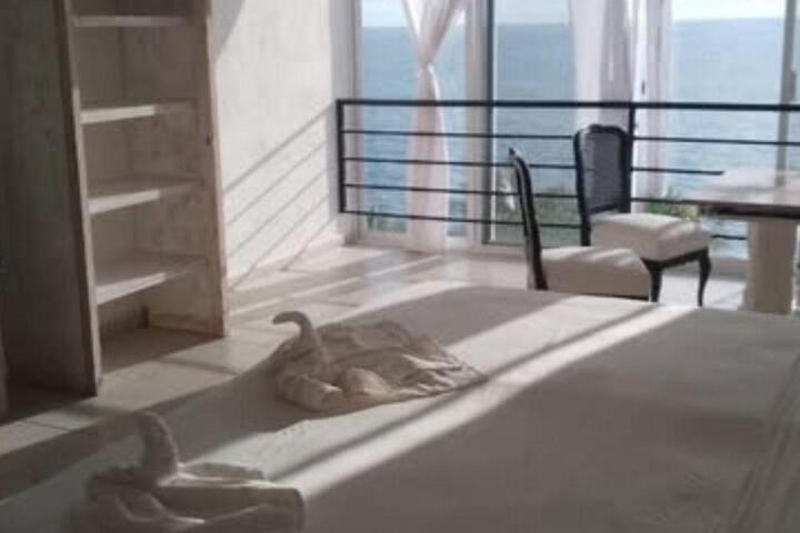 Cocos camp in Acapulco