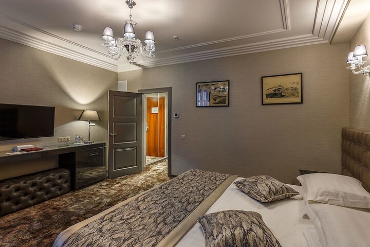 Room 21 of 98