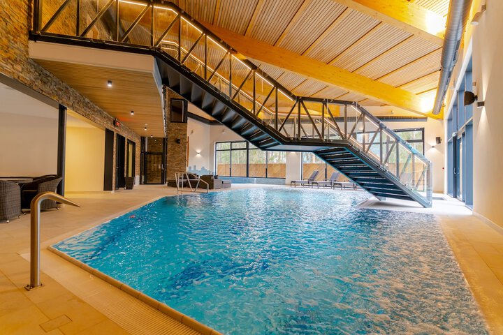 Pool 9 of 34